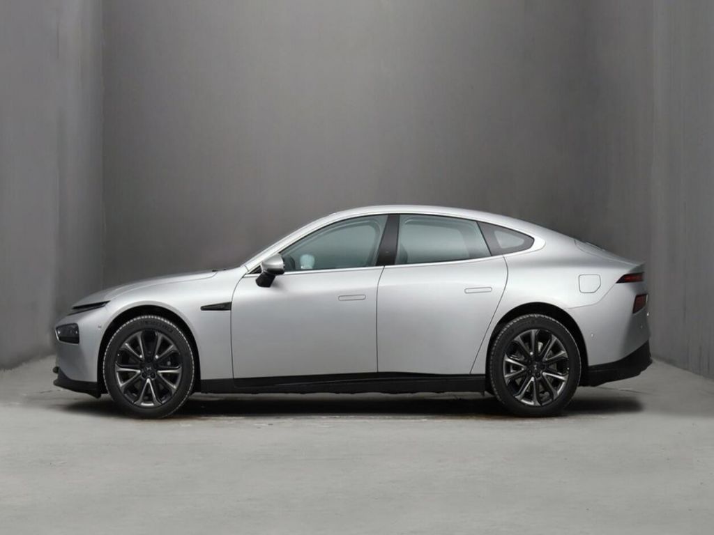 小鵬汽車-小鵬汽車P7