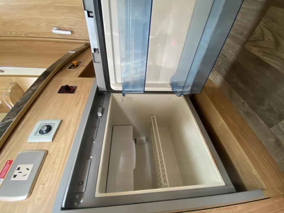 亞特依維柯C型 手動擋 6座